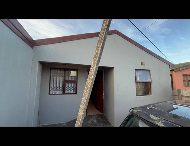 2 BEDROOM HOUSE FOR SALE IN KHAYA